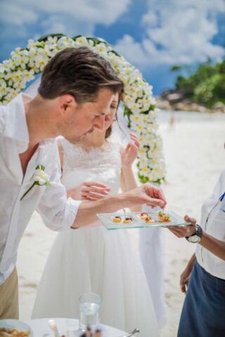 Traum Hochzeit Seychellen, romantische Strandhochzeit mitailandlicher Ambiente, perfekte Flitterwochen an der Südküste.